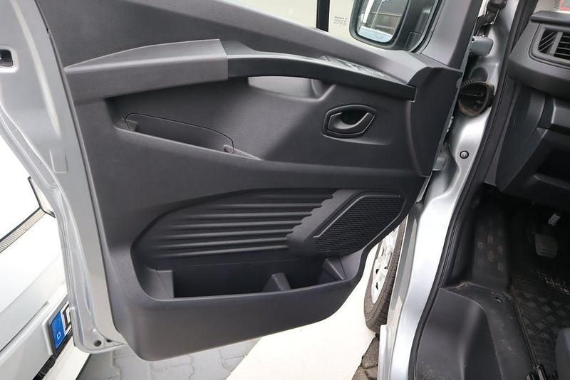 Gebraucht Renault Trafic 150 PS (110 kW) 2024 Grau Van / Kleinbus