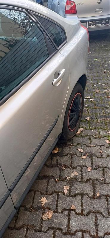 Gebraucht Volvo S40 109 PS (80 kW) 2005 Silber Limousine