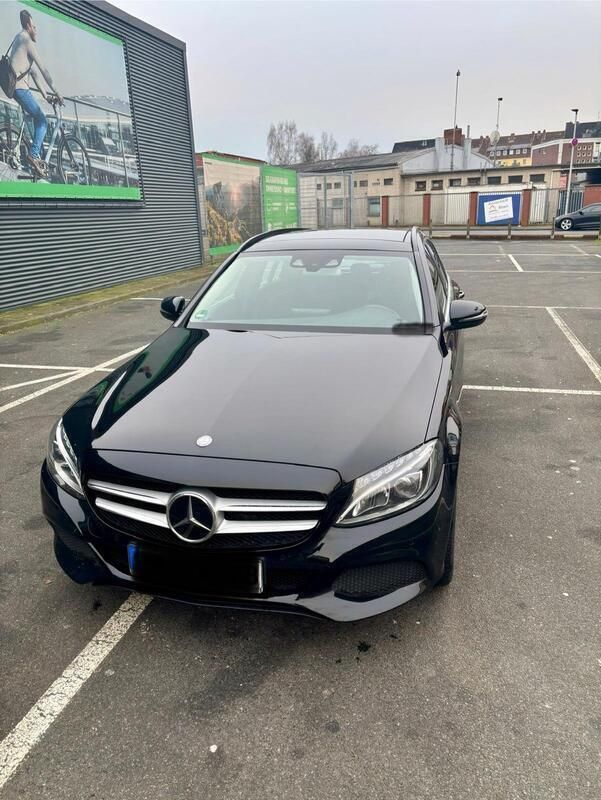 Schwarz Gebraucht 2017 Mercedes C220 Kombi | 13.000 € (Guter Preis) - Bild 1/4