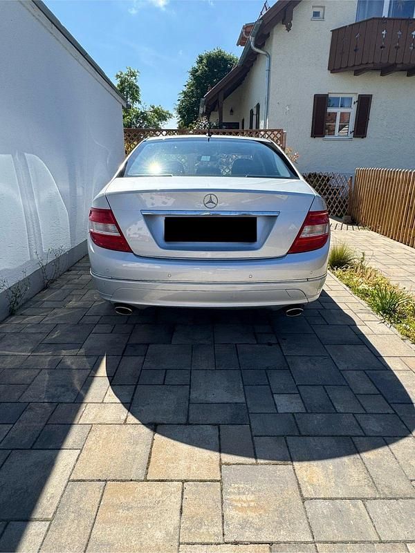 Silber Gebraucht 2009 Mercedes C300 Elegance Limousine | 9.999 € (Fairer Preis) - Bild 1/4