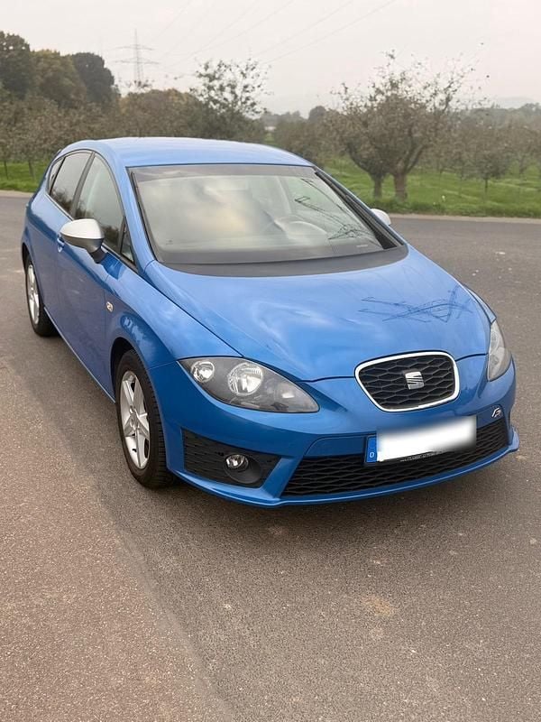 Blau Gebraucht 2011 Seat Leon FR Kleinwagen | 5.000 € (Fairer Preis) - Bild 1/4