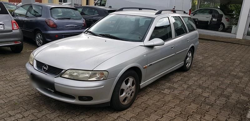 Silber Gebraucht 2000 Opel Vectra Kombi | 500 € (Superpreis) - Bild 1/4