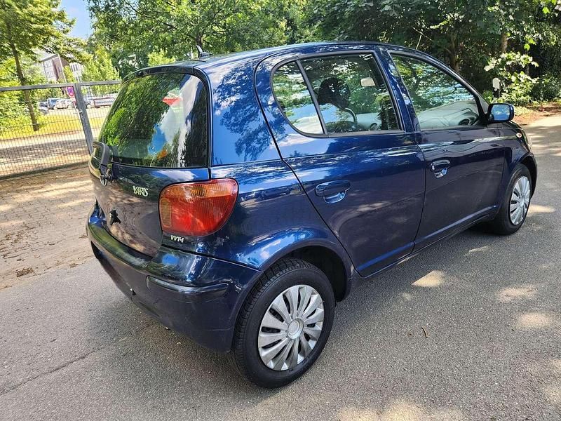 Gebraucht Toyota Yaris 65 PS (47 kW) 2003 Blau Limousine
