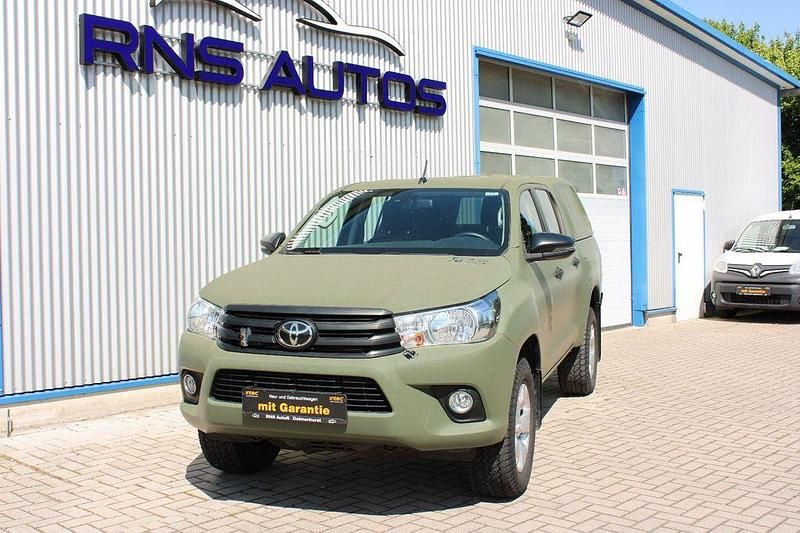 Schwarz Gebraucht 2018 Toyota HiLux Abholung | 32.990 € (Fairer Preis) - Bild 1/4