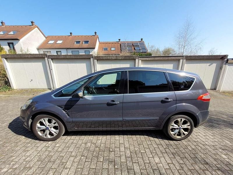 Gebraucht Ford S-MAX Titanium 163 PS (119 kW) 2014 Grau Van / Kleinbus