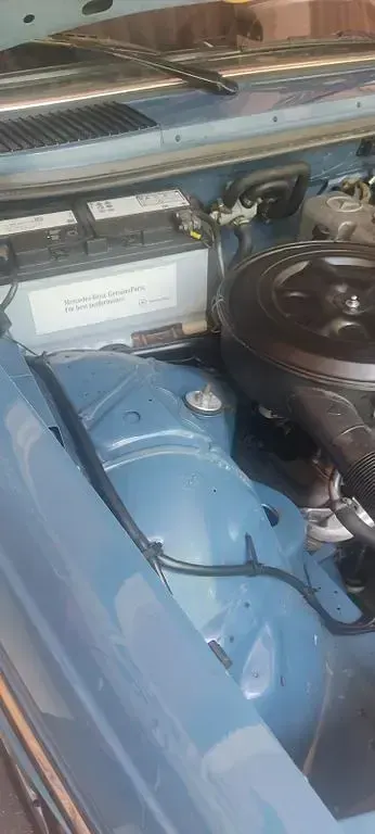 Gebraucht Mercedes 300 88 PS (64 kW) 1983 Blau Limousine