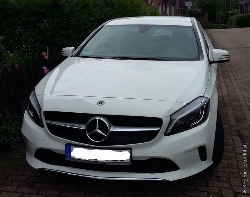 Weiß Gebraucht 2017 Mercedes A180 Limousine | 15.600 € (Guter Preis) - Bild 1/2