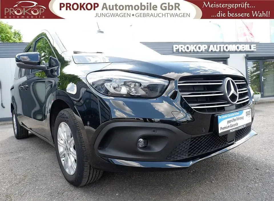 Gebraucht Mercedes T180 Edition 131 PS (96 kW) 2025 Schwarz Van / Kleinbus