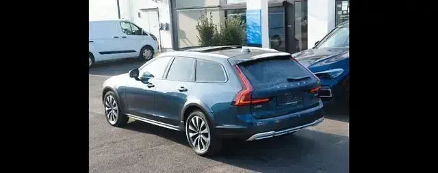 Gebraucht Volvo V90 CC Plus 197 PS (144 kW) 2022 Blau Kombi