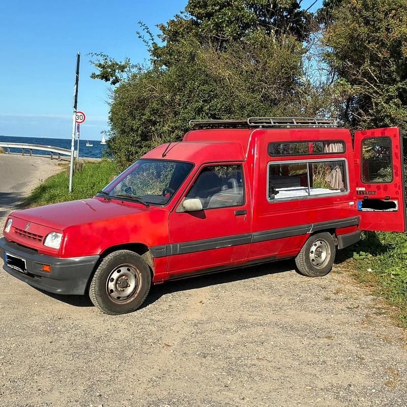 Rot Gebraucht 1992 Renault Rapid Van / Kleinbus | 3.900 € - Bild 1/4