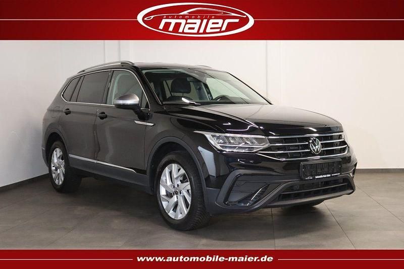 Deep black perleffekt Gebraucht 2024 VW Tiguan Allspace Life SUV | 32.400 € (Superpreis) - Bild 1/4