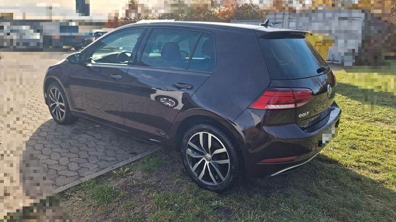 Gebraucht VW Golf VII Edition 110 PS (80 kW) 2018 Rot Limousine