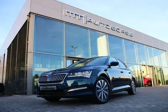 Gebraucht Skoda Superb Ambition 190 PS (139 kW) 2022 Blau Limousine