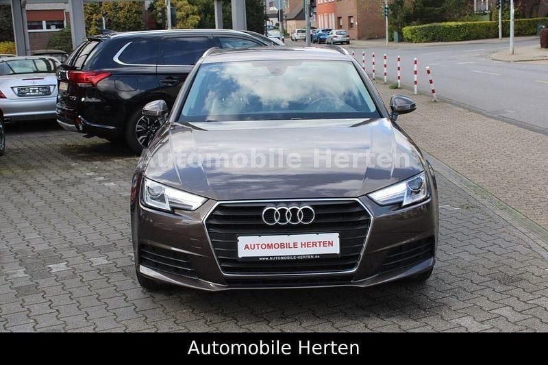 Gebraucht Audi A4 Basis 150 PS (110 kW) 2017 Grau Kombi