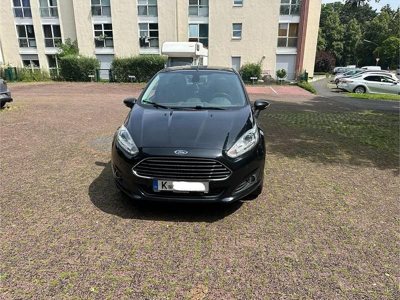 Schwarz Gebraucht 2014 Ford Fiesta Titanium Kleinwagen | 5.999 € (Fairer Preis) - Bild 1/4
