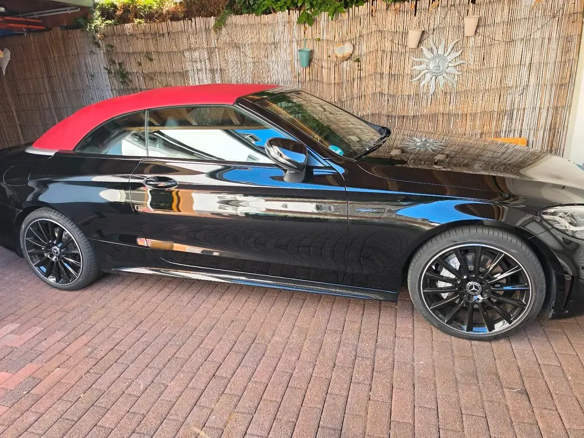Gebraucht Mercedes C180 AMG line 156 PS (114 kW) 2023 Schwarz Cabrio