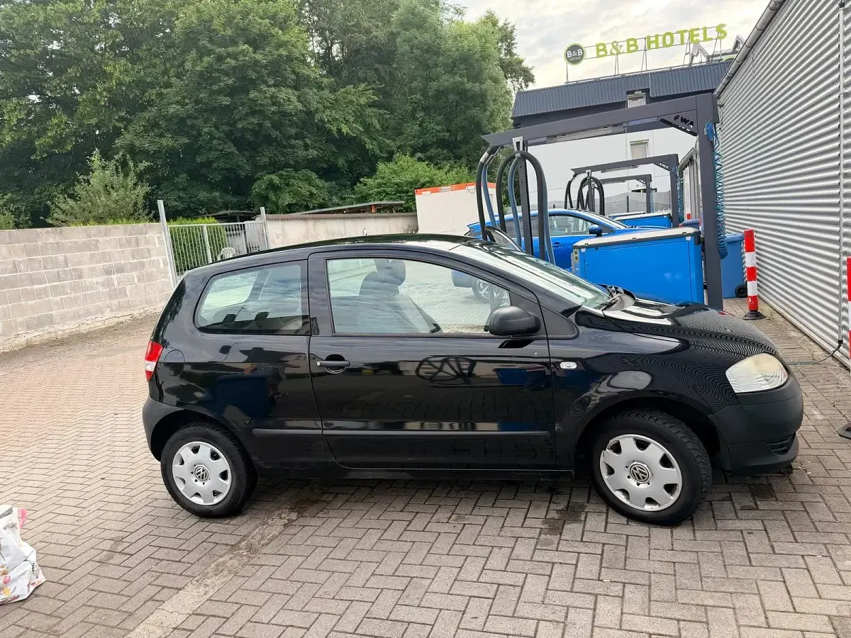 Gebraucht VW Fox 55 PS (40 kW) 2007 Schwarz Kleinwagen