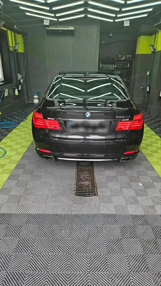 Gebraucht BMW 750 408 PS (300 kW) 2008 Schwarz Limousine