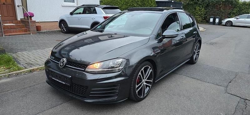 Grau Gebraucht 2016 VW Golf VII GTD Limousine | 14.999 € (Fairer Preis) - Bild 1/4