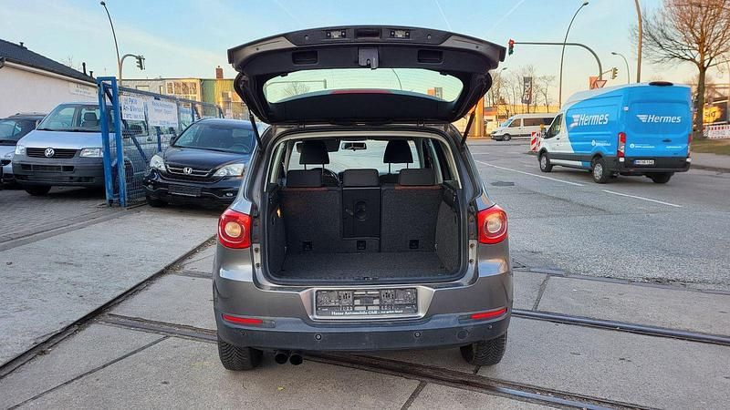 Gebraucht VW Tiguan Style 140 PS (102 kW) 2011 Grau SUV