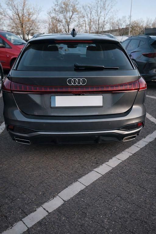 Second-hand Audi A5 Performance 150 CP (110 kW) 2024 Gri Break