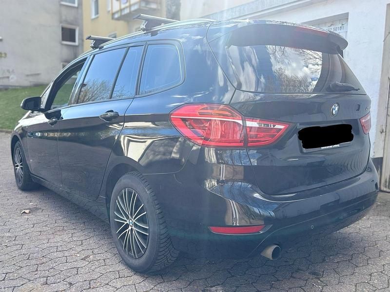 Gebraucht BMW 218 150 PS (110 kW) 2015 Schwarz Van / Kleinbus