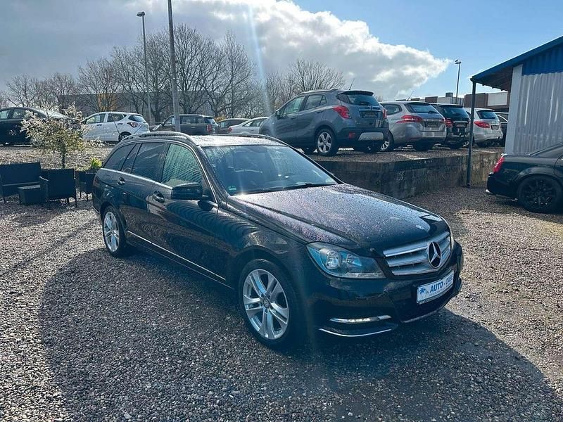 Gebraucht Mercedes C180 156 PS (114 kW) 2013 Schwarz Kombi