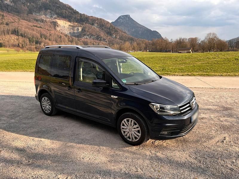 Gebraucht VW Caddy Comfortline 125 PS (91 kW) 2015 Blau Van / Kleinbus