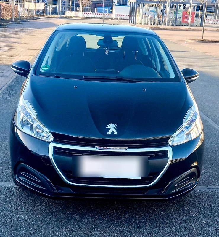 Schwarz Gebraucht 2018 Peugeot 208 Kleinwagen | 7.800 € (Fairer Preis) - Bild 1/4