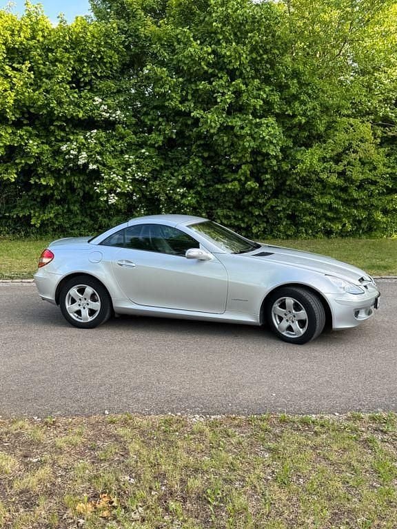 Second-hand Mercedes SLK200 163 CP (119 kW) 2007 Argintiu Cabrio