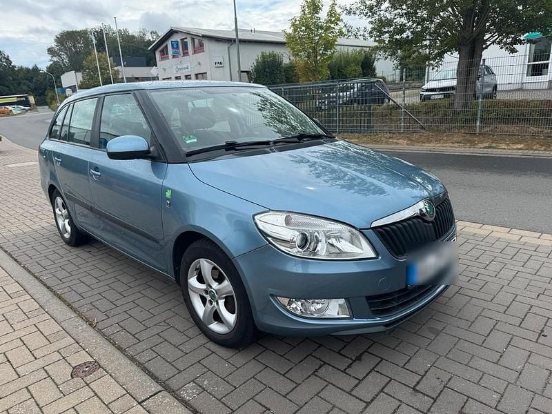 Blau Gebraucht 2011 Skoda Fabia GreenLine Kombi | 3.250 € (Fairer Preis) - Bild 1/4