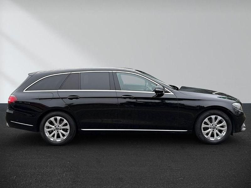 Gebraucht Mercedes E220 Exclusive 194 PS (142 kW) 2017 Schwarz Limousine
