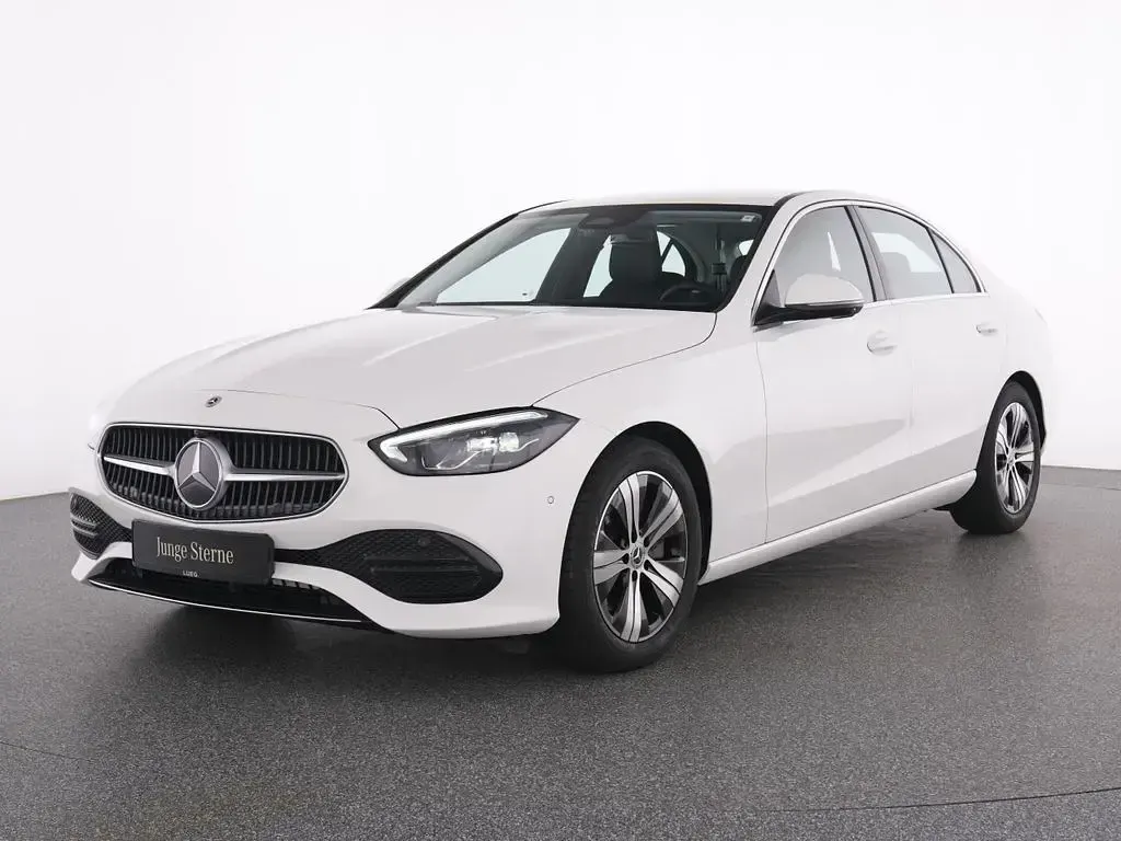 Gebraucht Mercedes C200 Avantgarde 163 PS (119 kW) 2024 Weiß Limousine