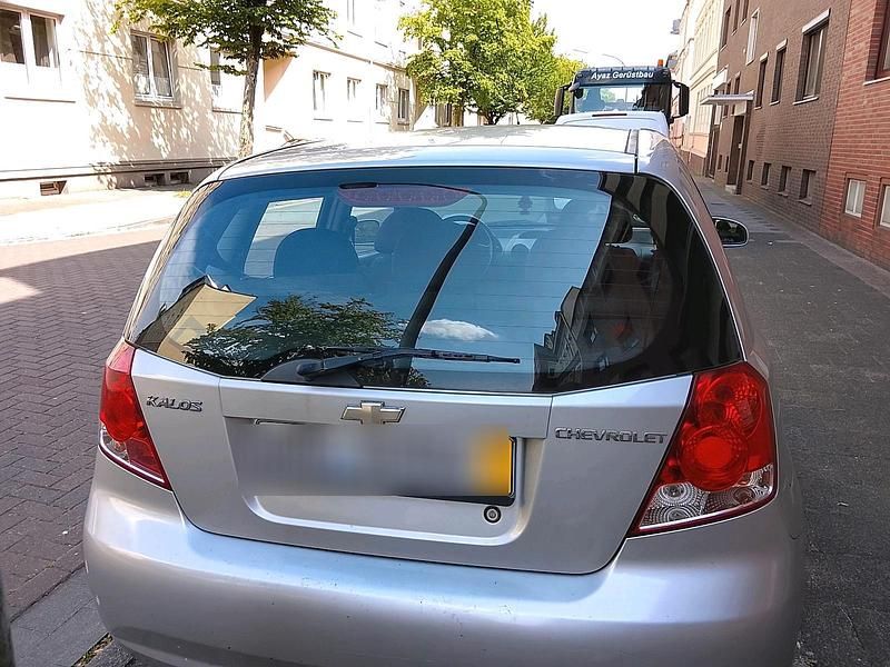Silber Gebraucht 2007 Chevrolet Kalos Kleinwagen | 1.000 € - Bild 1/4