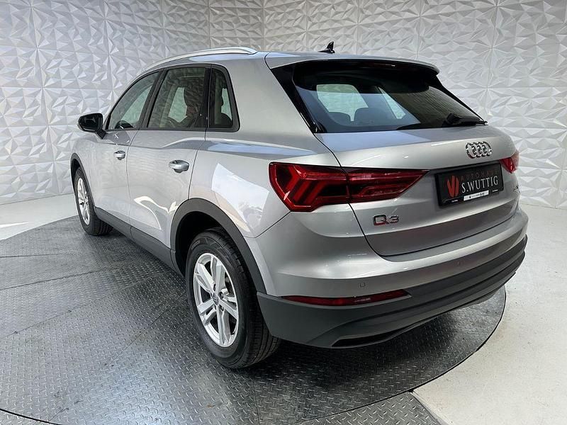 Gebraucht Audi Q3 Ambiente 150 PS (110 kW) 2019 Silber SUV