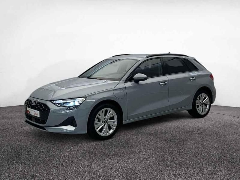 Second-hand Audi A3 Advanced Plus 204 CP (150 kW) 2025 Gri Berlinǎ