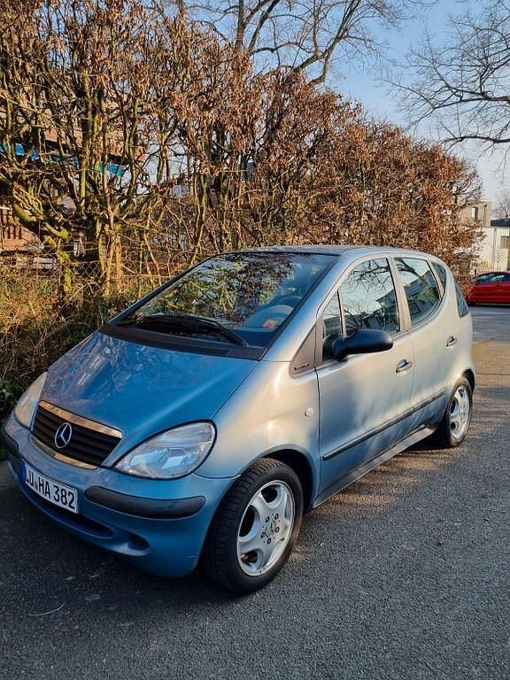 Blau Gebraucht 2002 Mercedes A170 Avantgarde Van / Kleinbus | 1.650 € (Teuer) - Bild 1/4