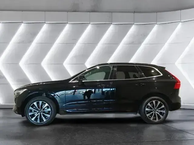 Gebraucht Volvo XC60 Core 197 PS (144 kW) 2023 Schwarz SUV