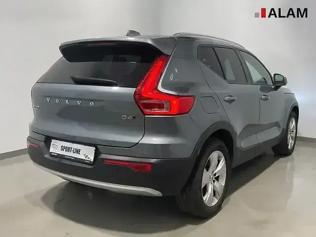 Gebraucht Volvo XC40 Momentum 190 PS (139 kW) 2018 Grau SUV