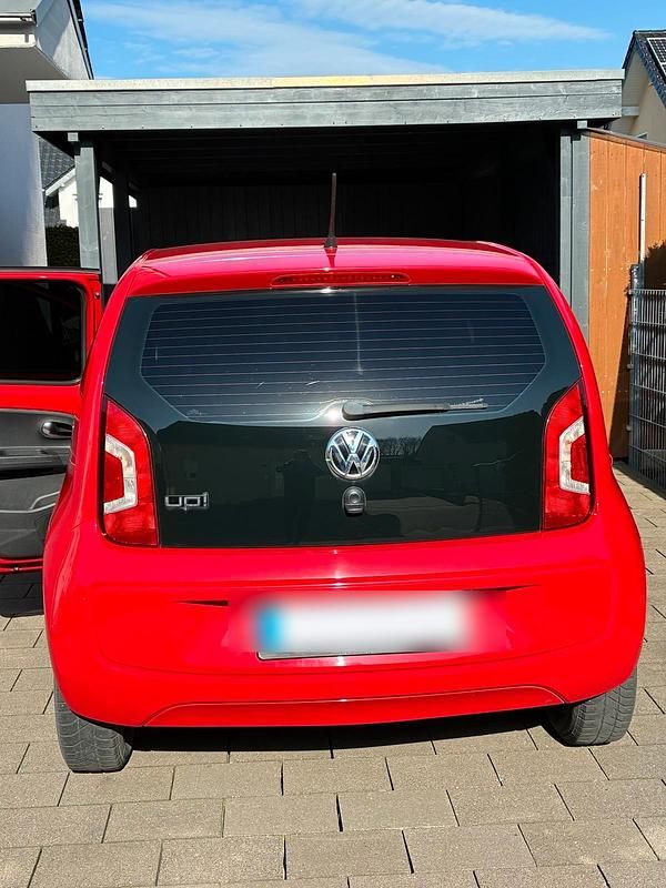 Second-hand VW up! 60 CP (44 kW) 2015 Roșu Hatchback
