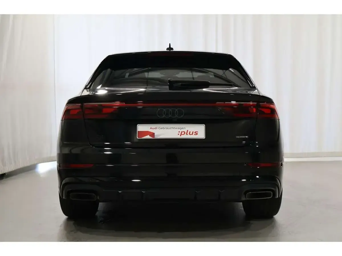 Gebraucht Audi Q8 S-Line 286 PS (210 kW) 2025 Schwarz SUV