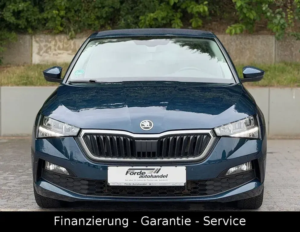 Gebraucht Skoda Scala 150 PS (110 kW) 2021 Modra lava/lava blau Kleinwagen