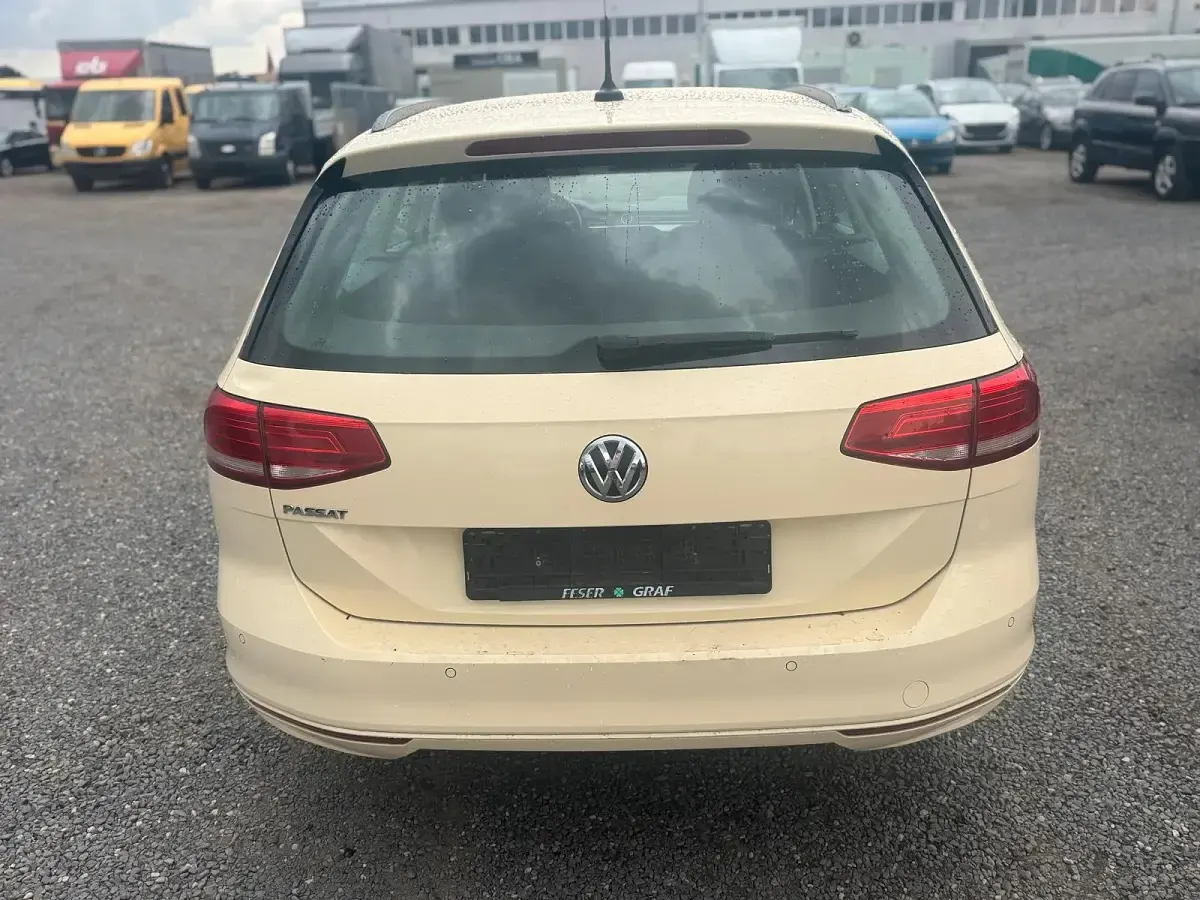 Usata VW Passat 150 CV (110 kW) 2018 Andere farben Station wagon