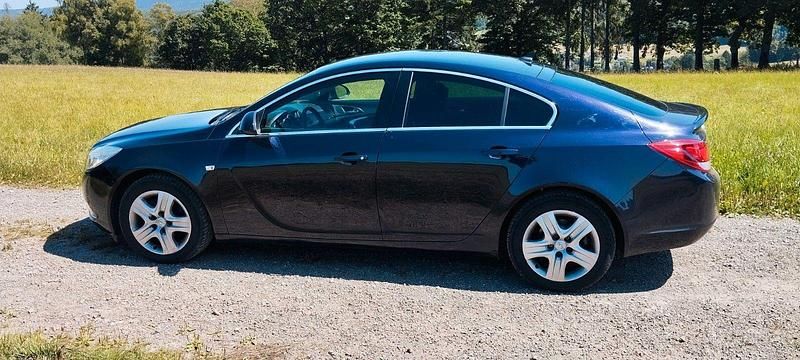 Gebraucht Opel Insignia 140 PS (102 kW) 2013 Blau Limousine