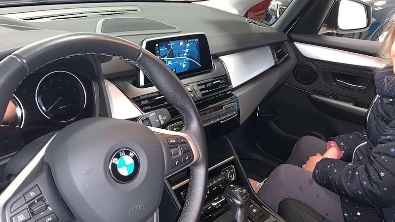 Gebraucht BMW 225 Advantage 136 PS (100 kW) 2018 Weiß Kombi