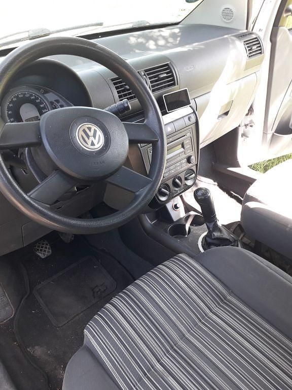 Usata VW Fox 54 CV (39 kW) 2006 Argento Utilitaria