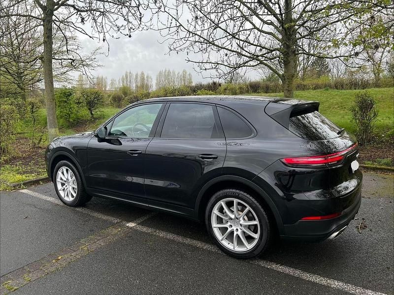 Second-hand Porsche Cayenne Basis 340 CP (250 kW) 2019 Negru SUV