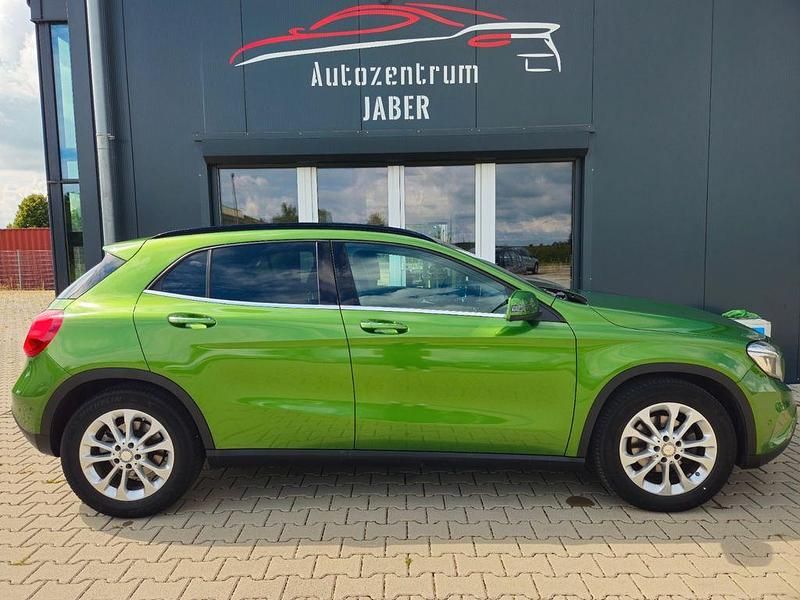 Gebraucht Mercedes GLA220 177 PS (130 kW) 2017 Grün SUV