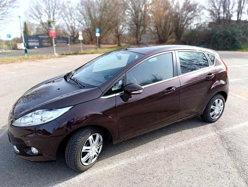 Gebraucht Ford Fiesta Titanium 82 PS (60 kW) 2011 Violett Kleinwagen