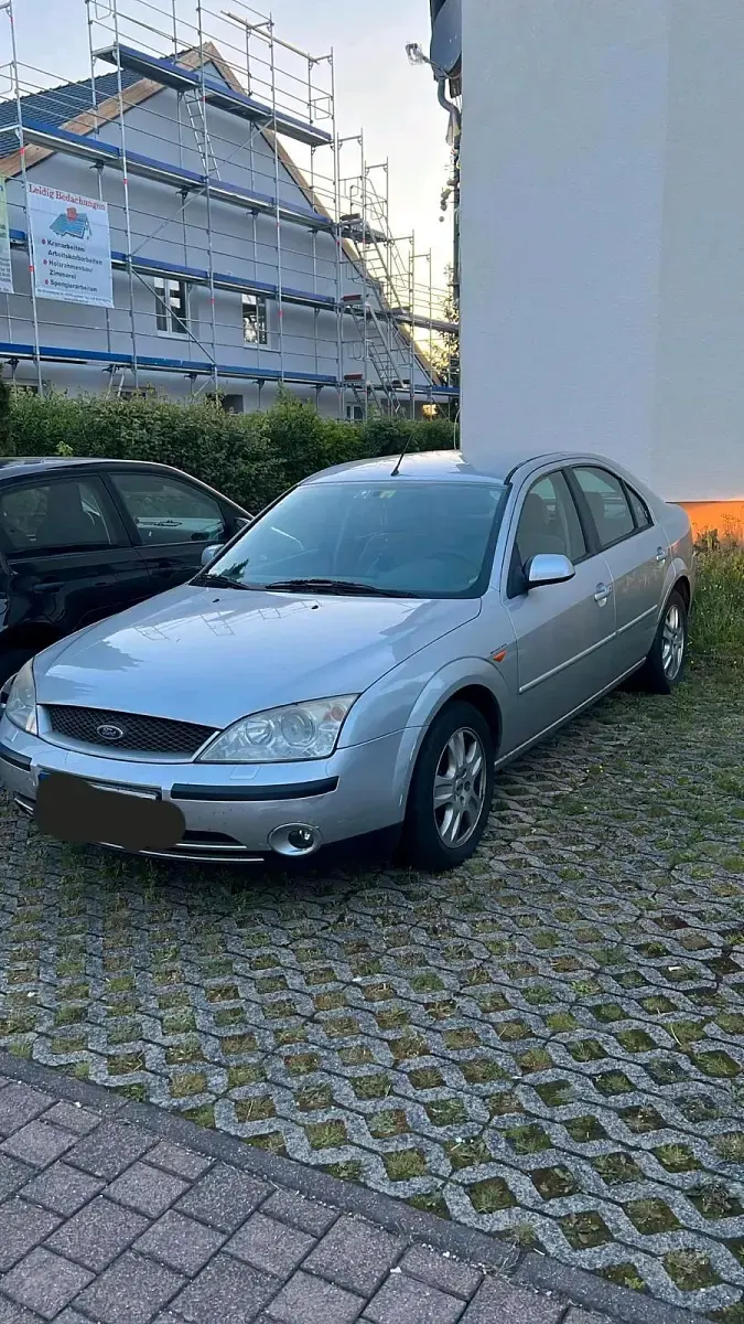 Gebraucht Ford Mondeo 142 PS (104 kW) 2002 Silber Limousine